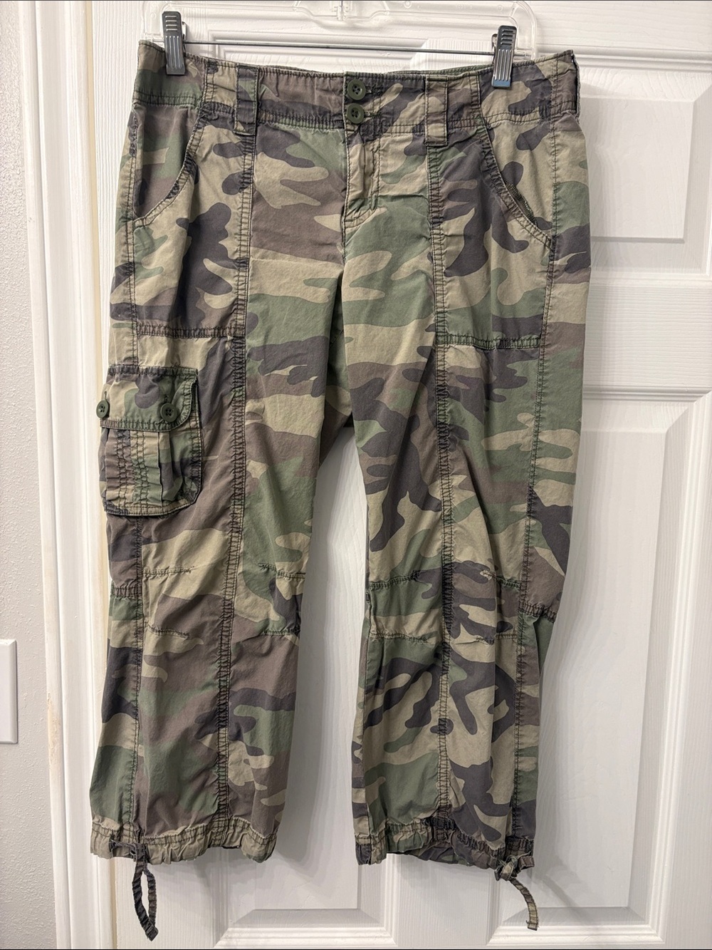 GAP Women’s Camouflage Cargo Capris in Green & Brown